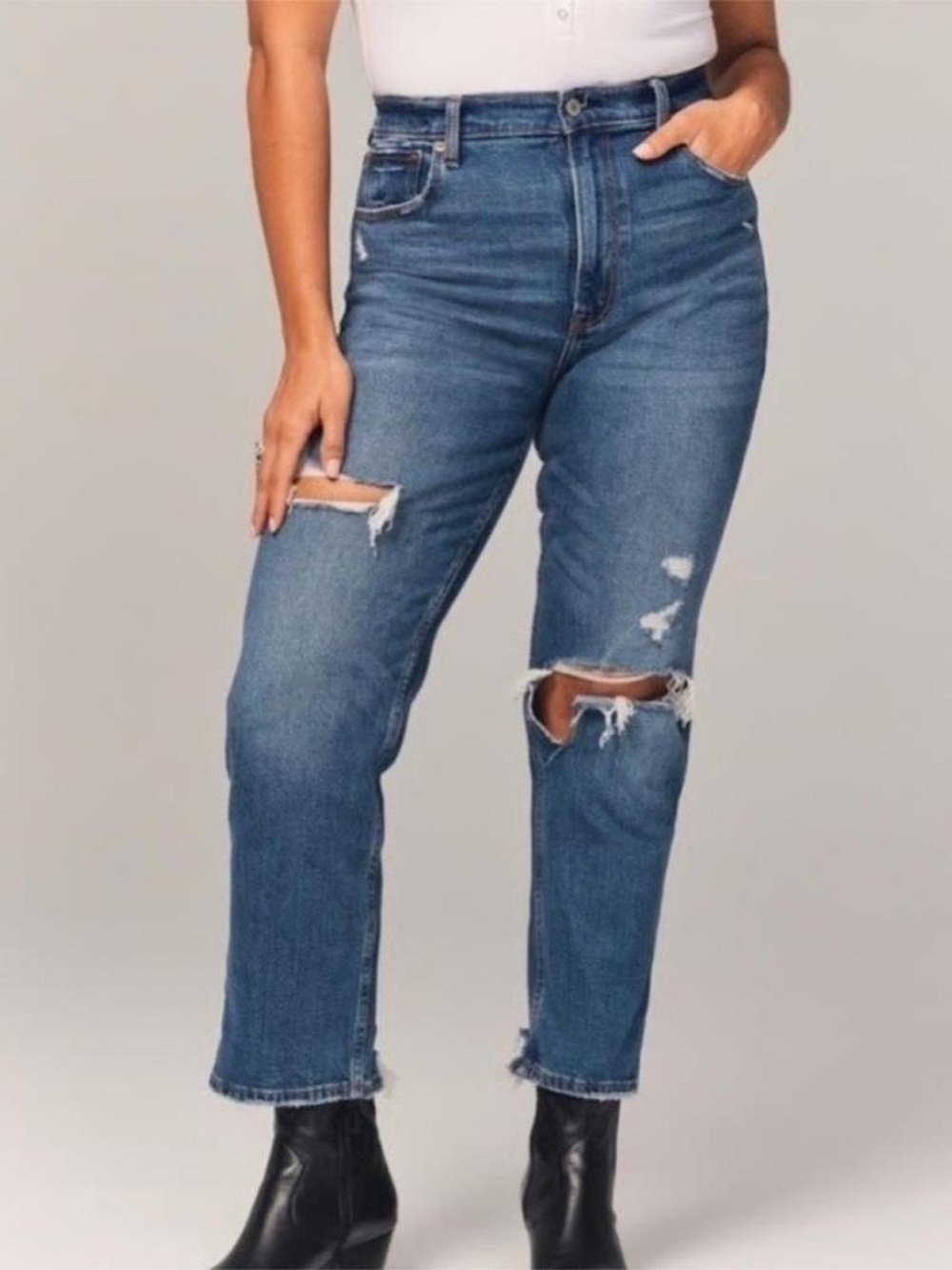 Abercrombie & Fitch | Ultra High Rise Ankle Straight Jean | 28 / 6